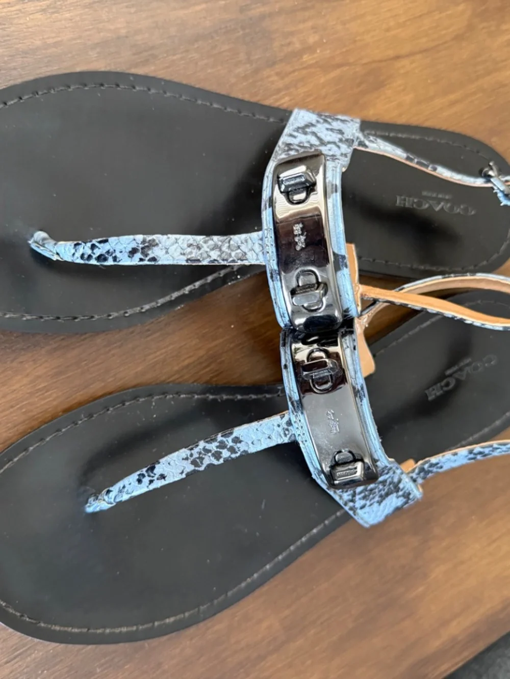 Coach Snake Print Turnlock Flat T-Strap Sandals Size 9B Gunmetal Hardware